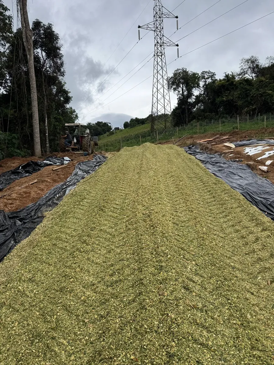 Lona Dupla Face Preta E Branca Para Silagem 200 Micras 6x8m - Imagem 5